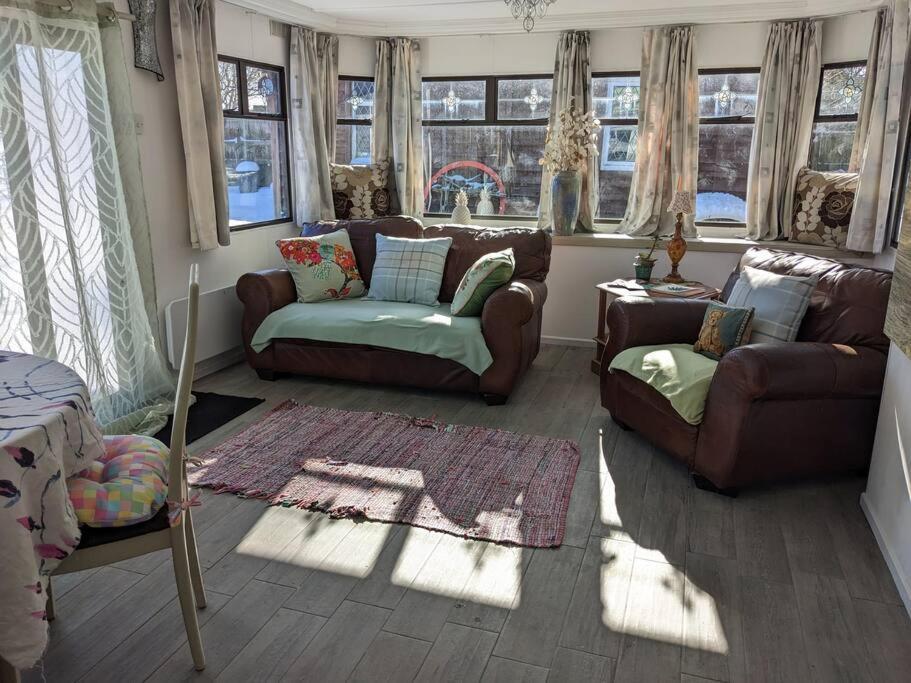 Ferny Roost Cabin. Wrexham Bagian luar foto