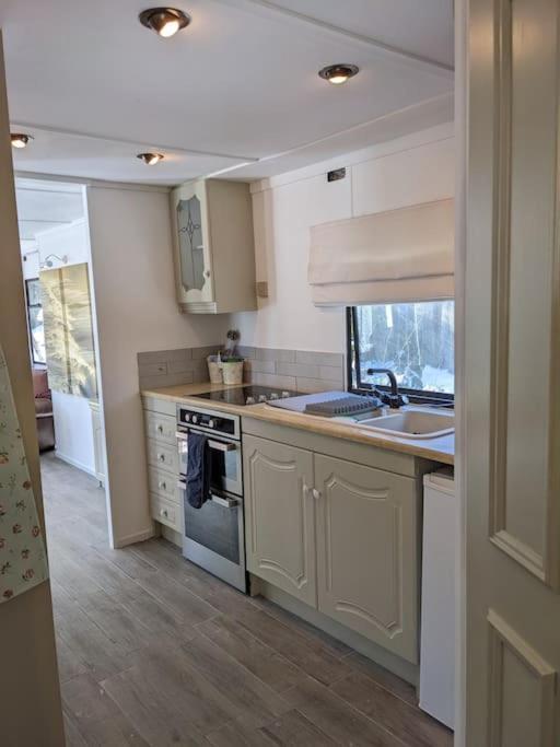Ferny Roost Cabin. Wrexham Bagian luar foto
